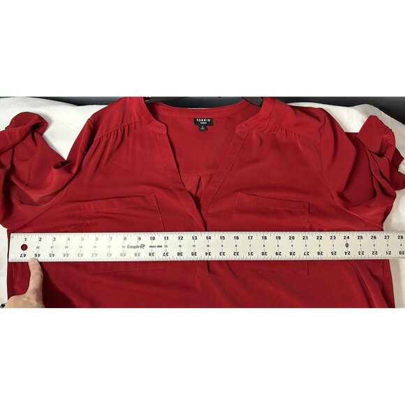 Torrid Harper Blouse Womens 3X Red Split Neck Roll Tab Sleeve High Low Hem - Picture 5 of 14